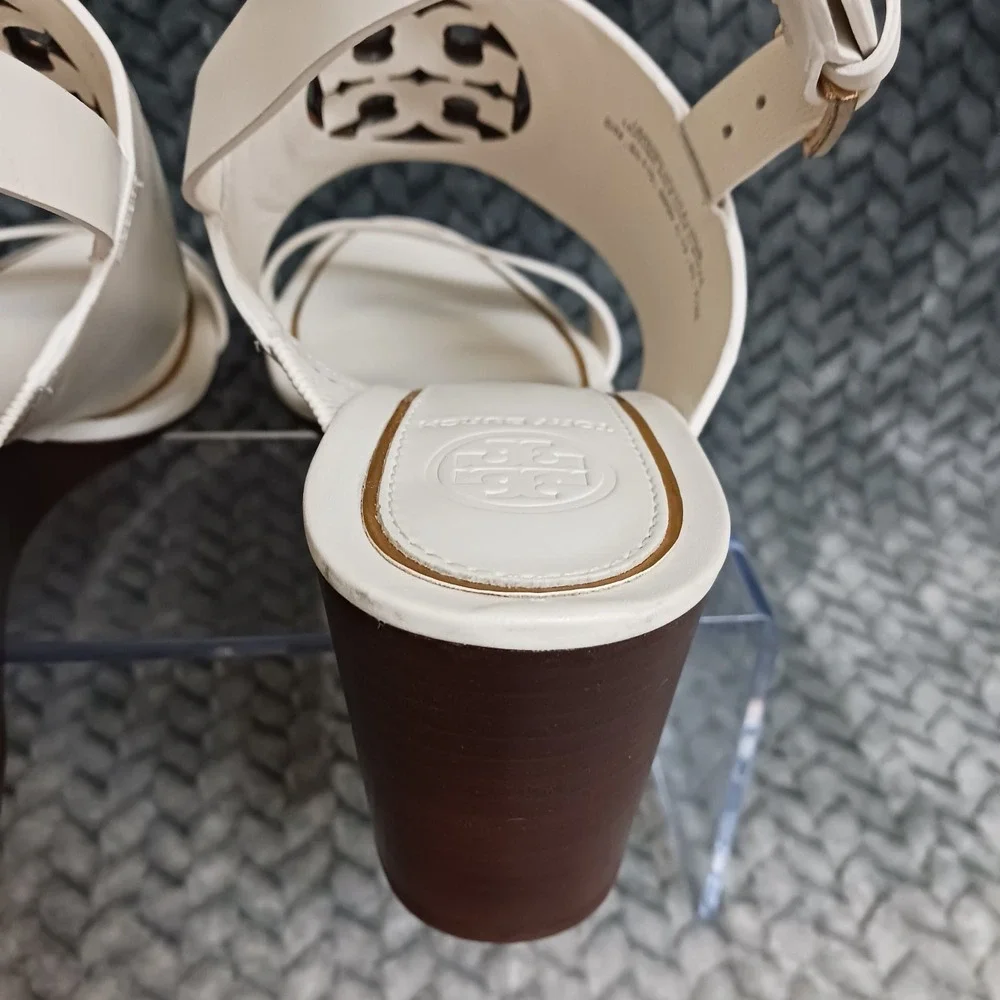 Tory Burch Cream Leather Wedge Sandals with Gold Logo - Picture 5 of 16